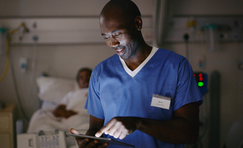 provider checking real-time clinical data